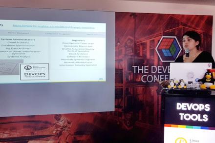 Gabriela Dias talking about the DevOps Tools Engineer exam