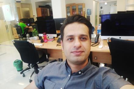Selfie of DevOps Specialist Mehdi Hamidi